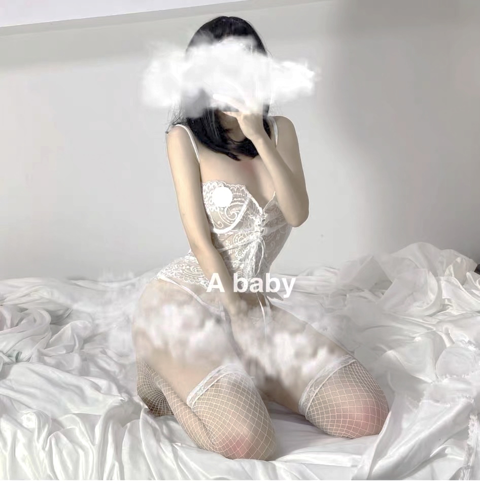 Áo ngủ ren có gọng dây buộc trước