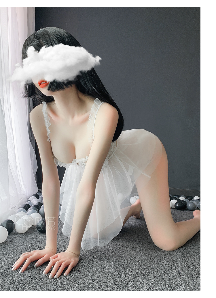 Váy ngủ ren hoa khoét ngực cô dâu