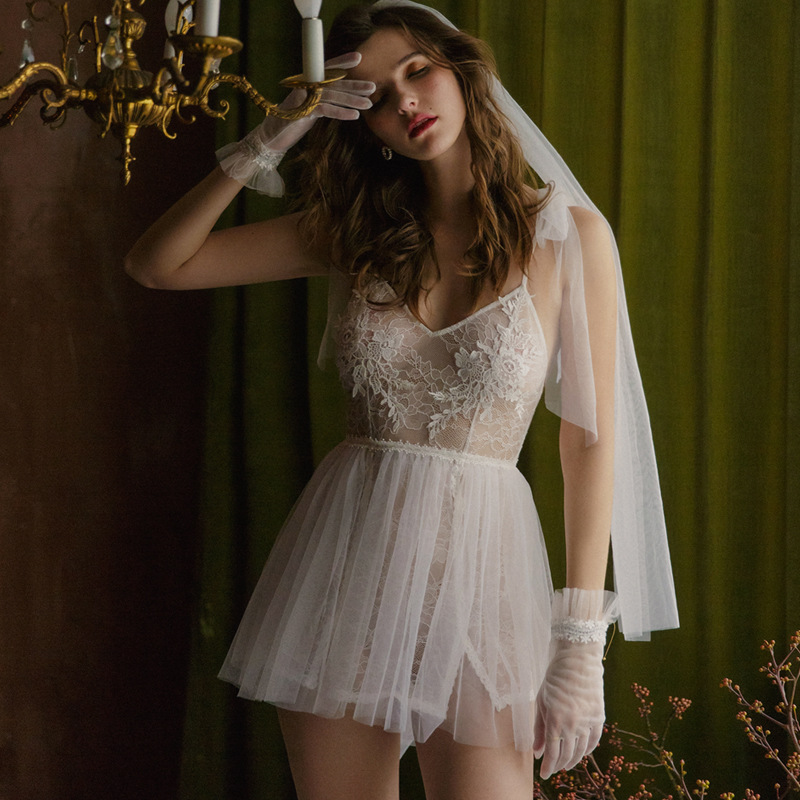 Váy ngủ ren hoa cô dâu