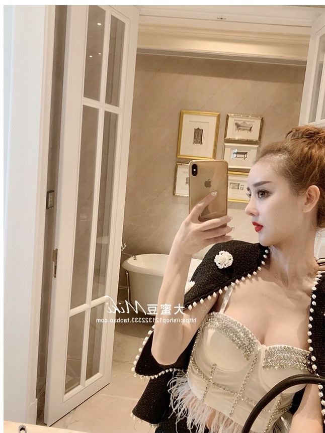 Áo Croptop đính đá lông tua