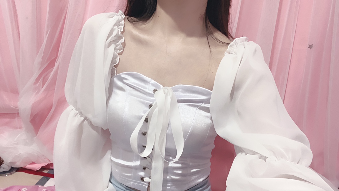Áo Croptop dài tay lỗ đan dây