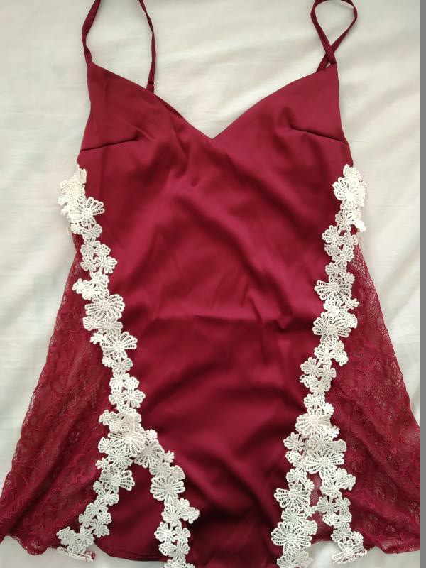 Váy ngủ lụa Quảng Châu ren sọc tam giác