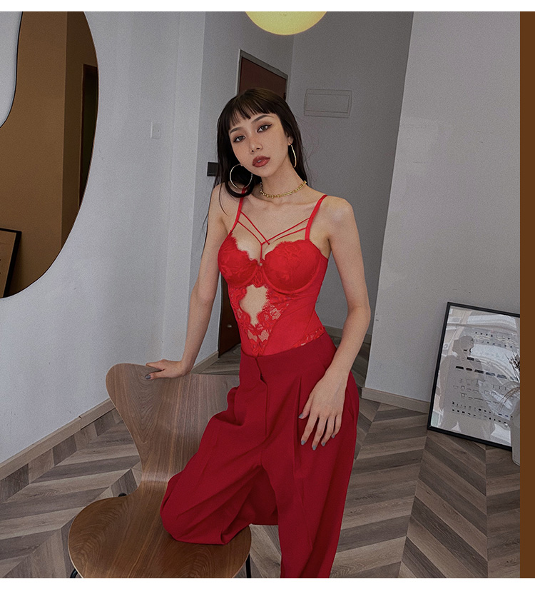 Bodysuit 2 dây Quảng Châu khoét ngực có cúp ngực