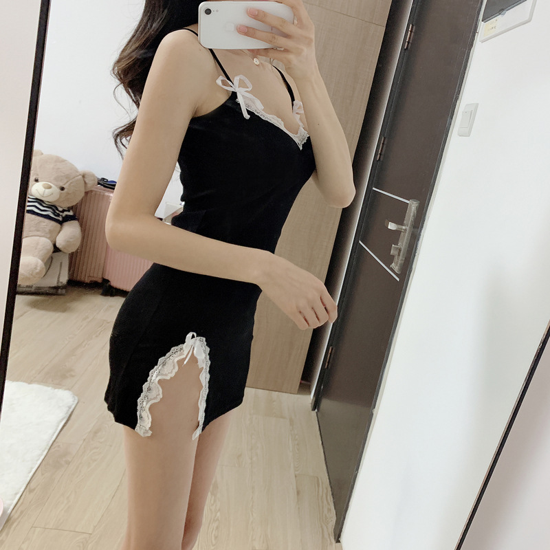 váy ngủ xẻ ngực