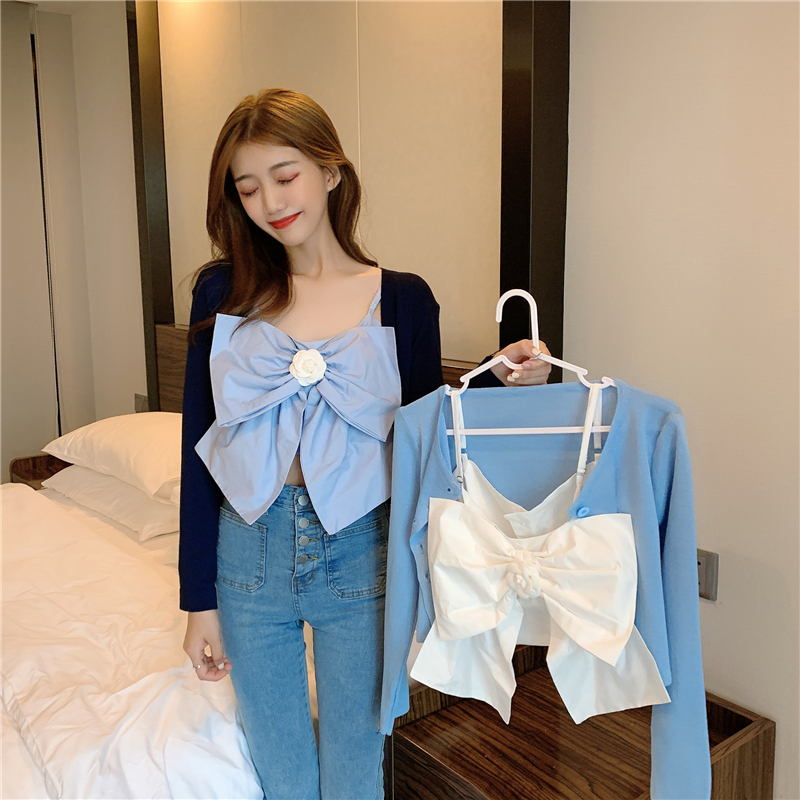 Áo Croptop 2 dây thắt nơ đính hoa