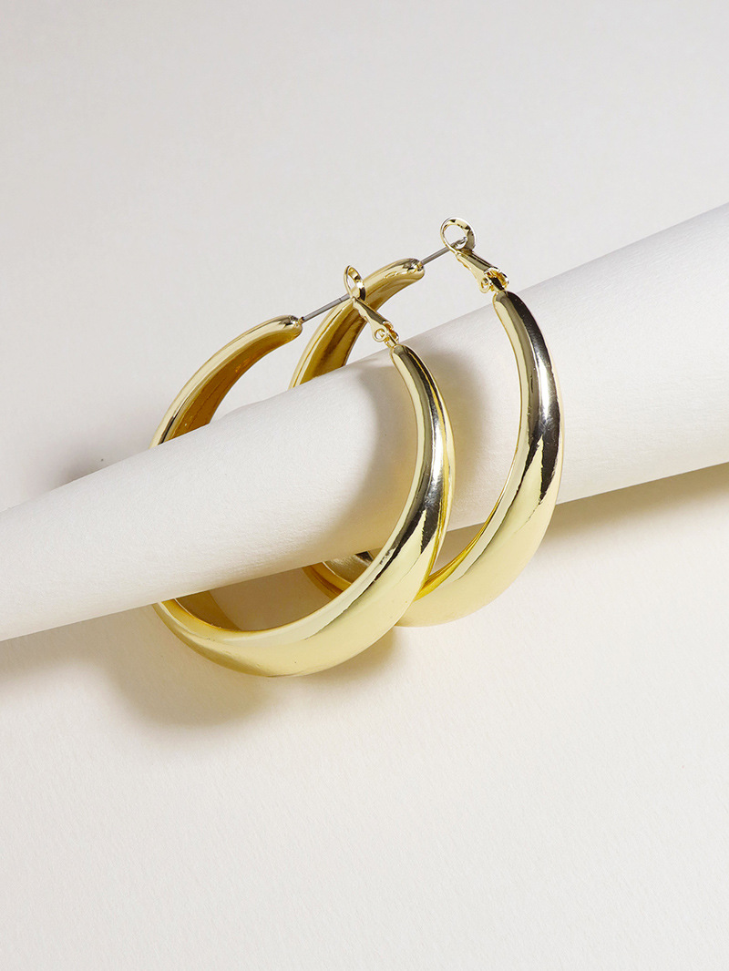 Khuyên tai tròn vàng