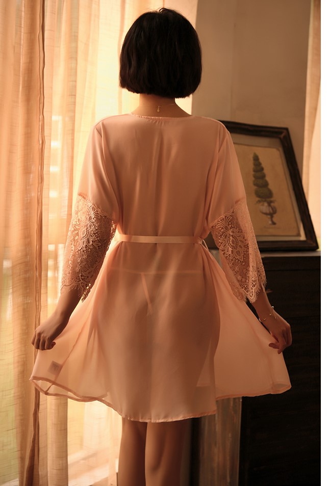 Áo choàng ngủ dài không xuyên thấu