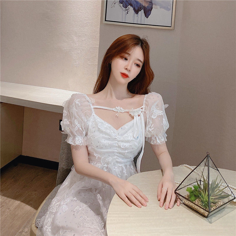 Váy voan côc tay trong suốt đính hoa bướm