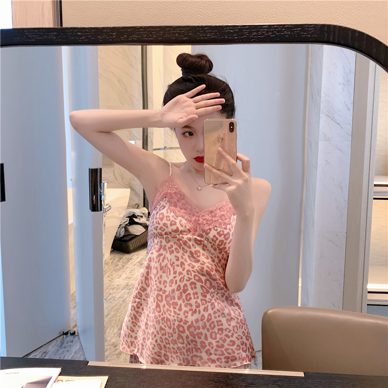 Bộ ngủ quần đùi da báo cúp ngực