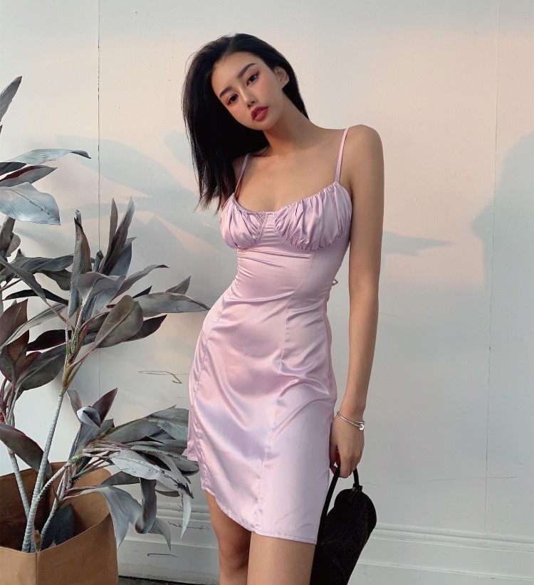 Váy lụa trơn ngực túm