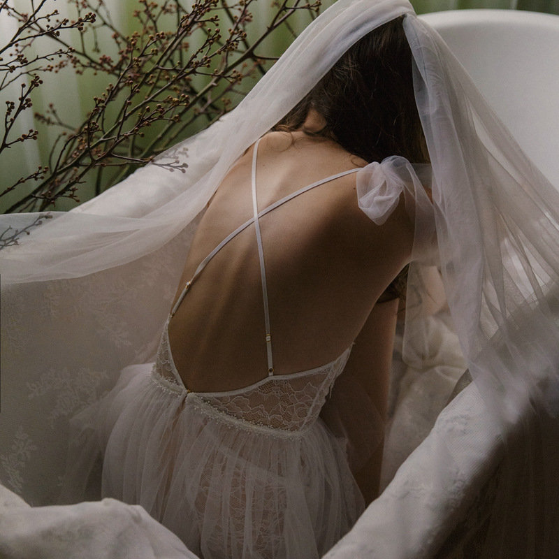 Váy ngủ ren hoa cô dâu