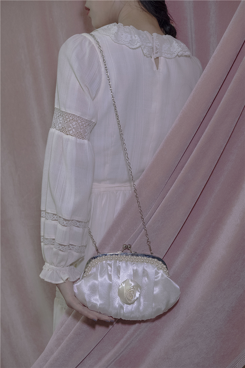 Túi xách nữ đính hoa ngọc trai dáng chữ nhật