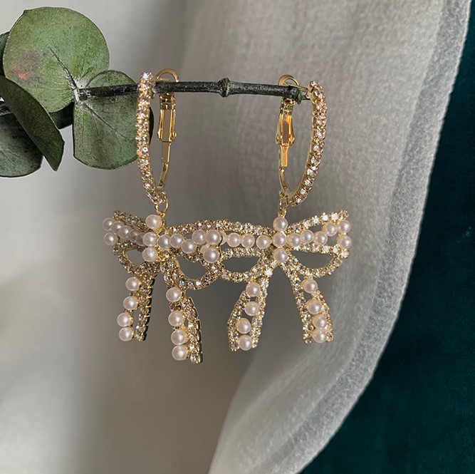 Khuyên tai nơ đính đá ngọc trai