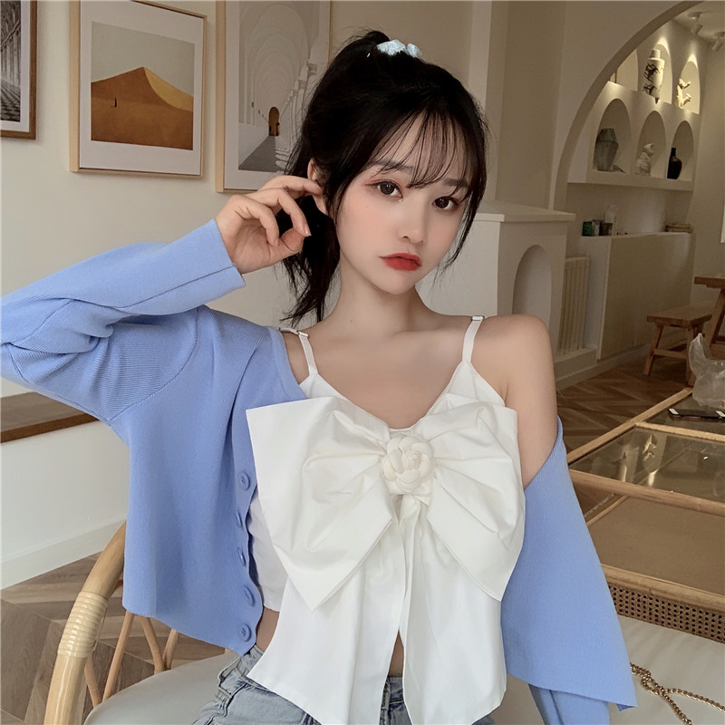 Áo Croptop 2 dây thắt nơ đính hoa