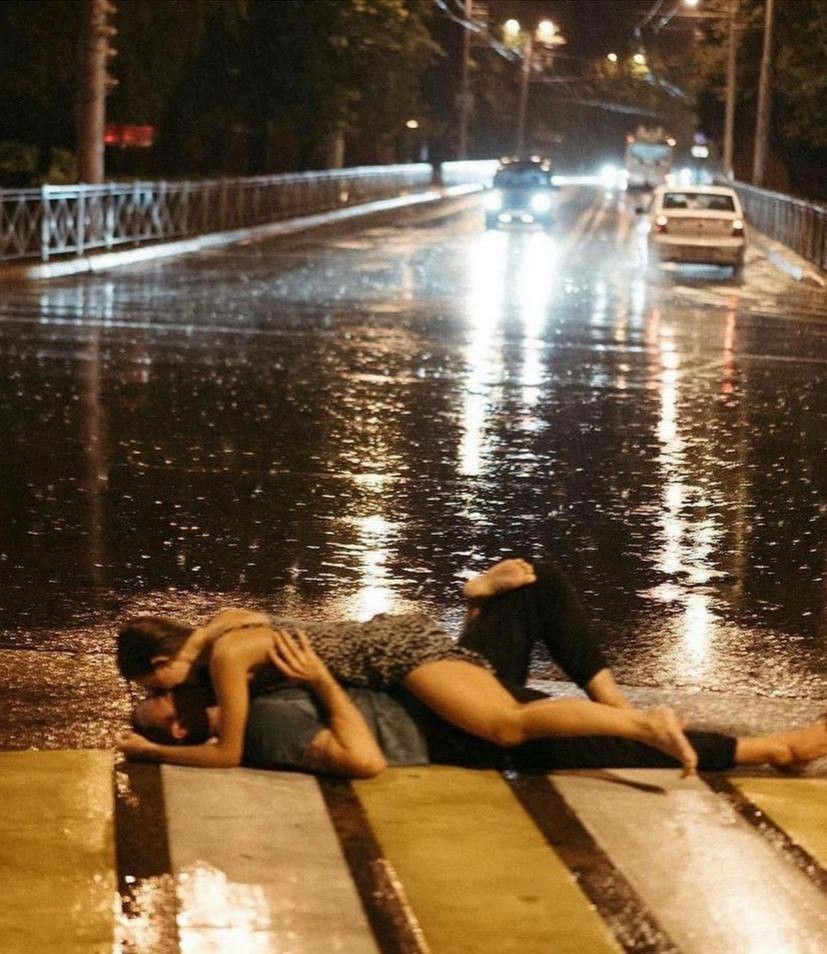 Public Sex Là Gì? Vì Sao Nhiều Người Lại “Nghiện” Hình Thức Quan Hệ Này?