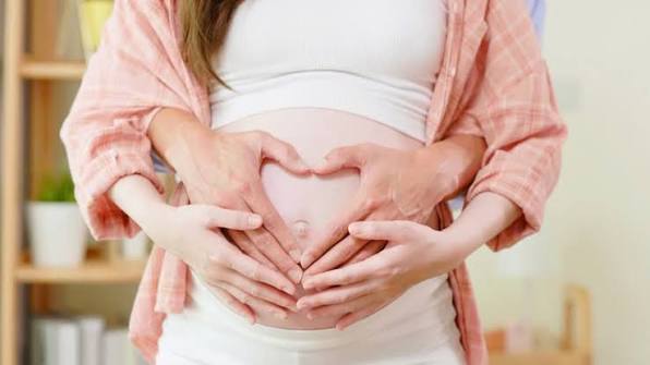 Quan Hệ Khi Có Thai 3 Tháng Đầu Có An Toàn Không? Có Nên Không?