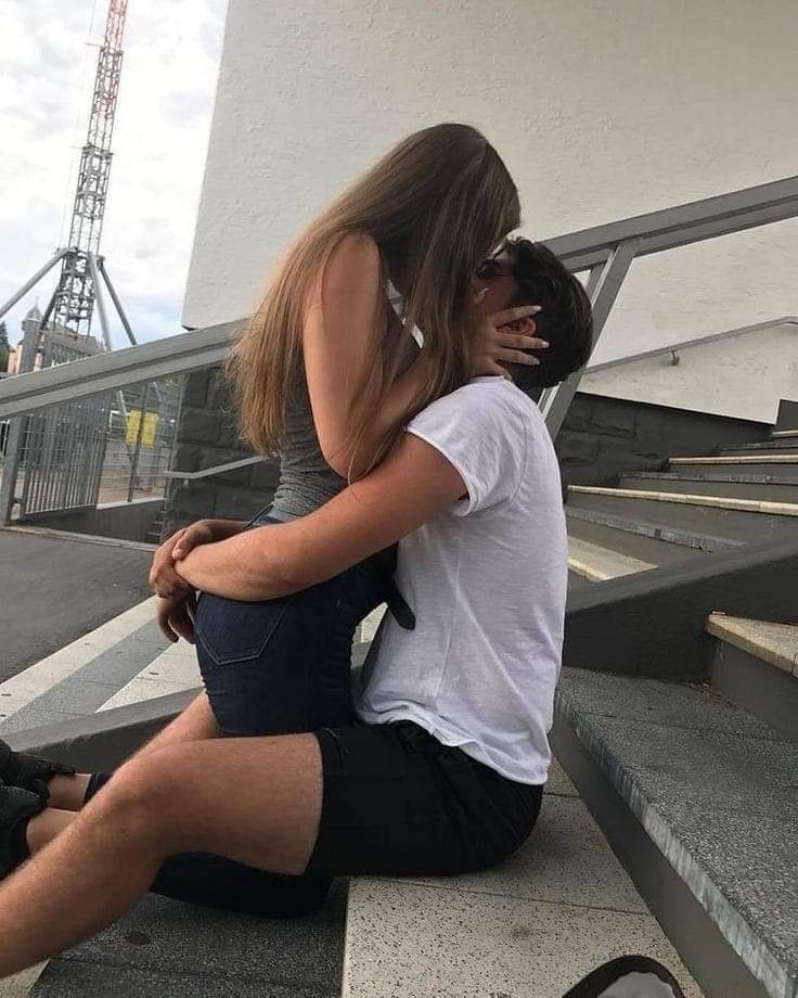 Quan hệ nơi công cộng – Vì sao lại trở thành “cám dỗ khó cưỡng”?