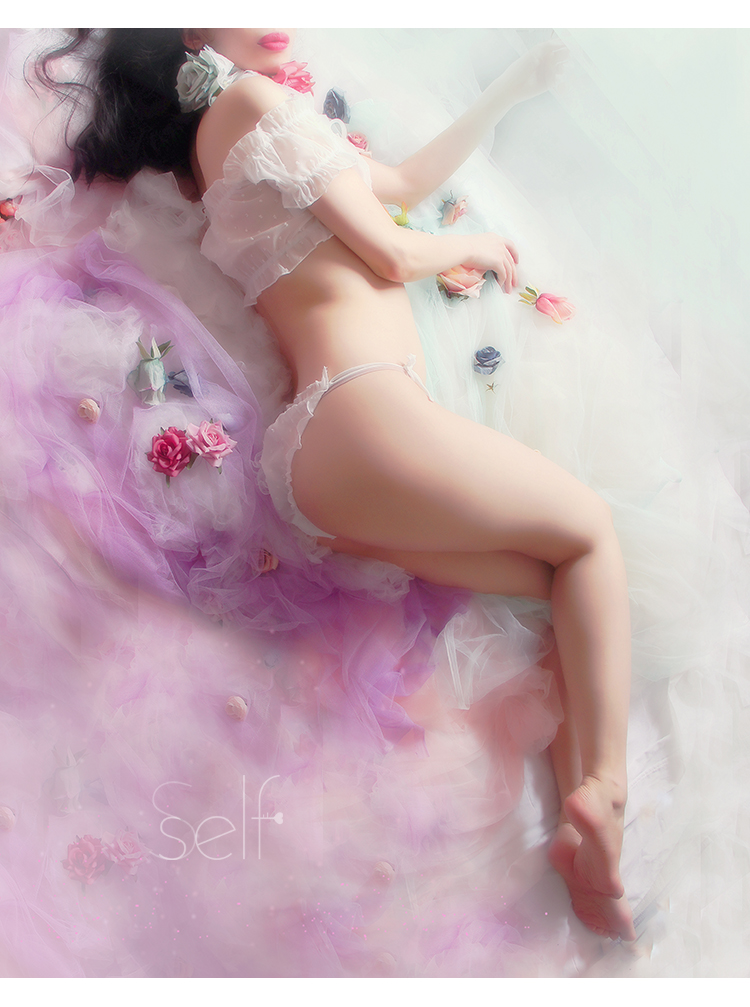 Đồ ngủ sexy 2 mảnh chấm bi mỏng manh