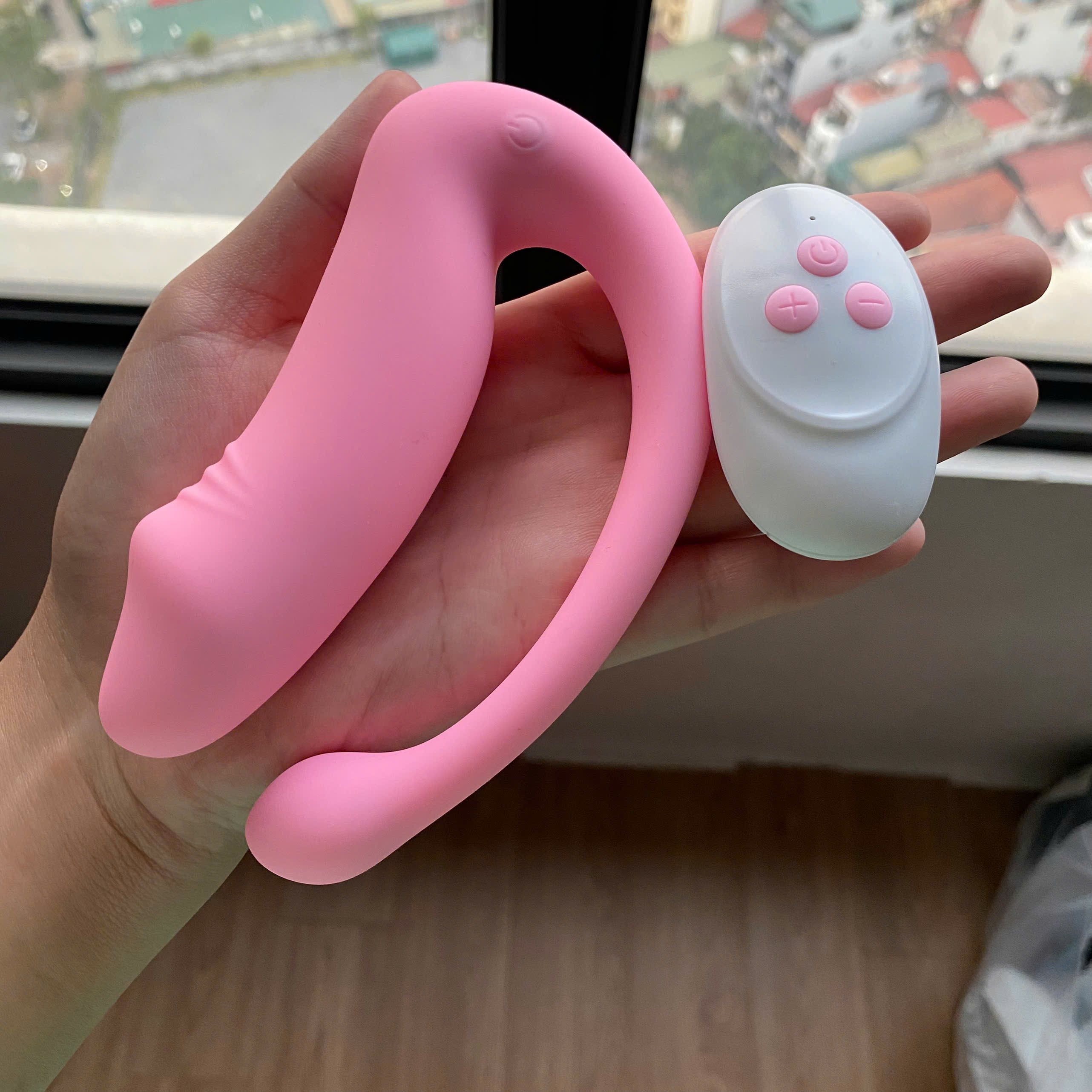 Thiết bị thủ dâm nữ 2 động cơ rung điều khiển từ xa hình dương vật