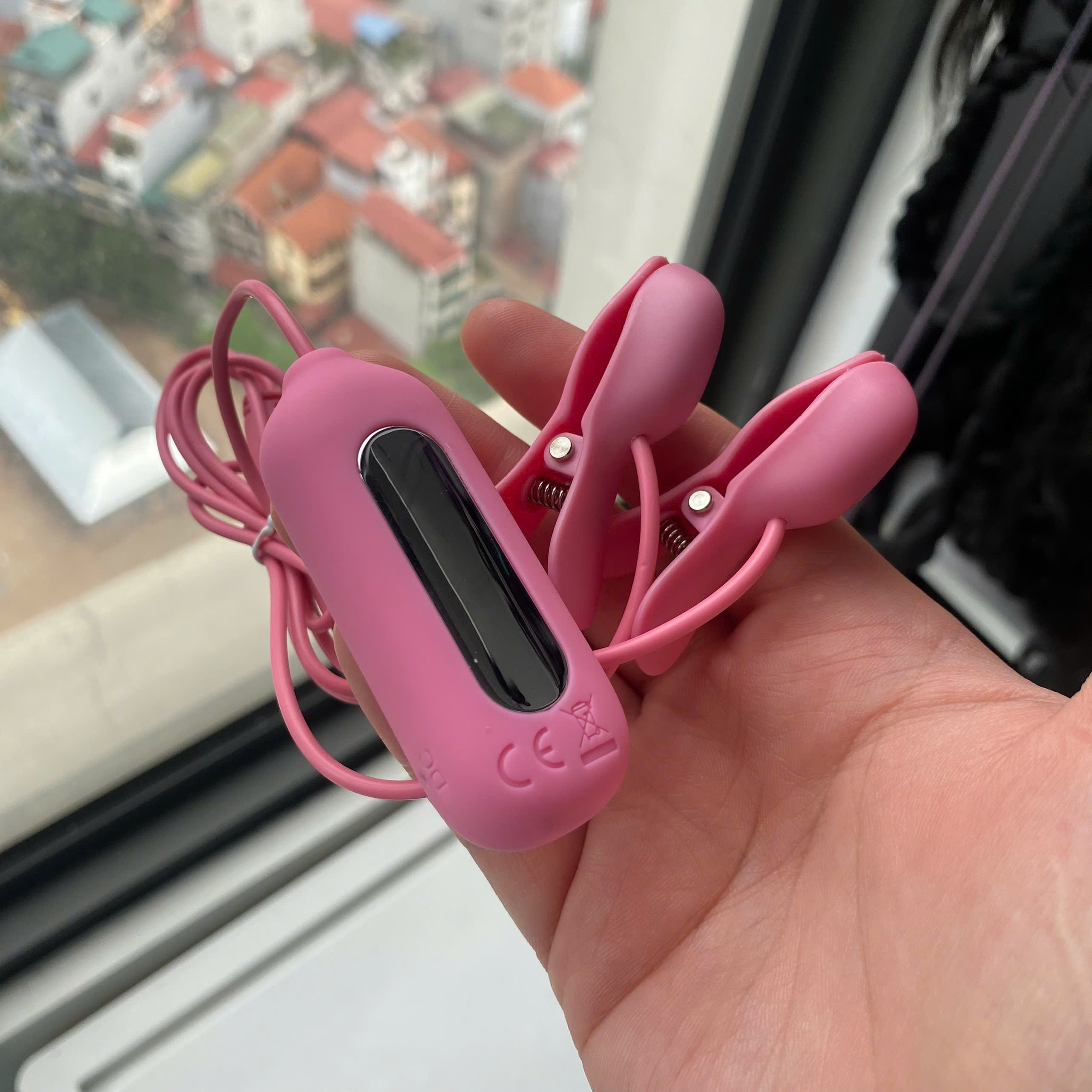 Trứng rung kẹp ti tích điện gây tê Pretty Love cao cấp