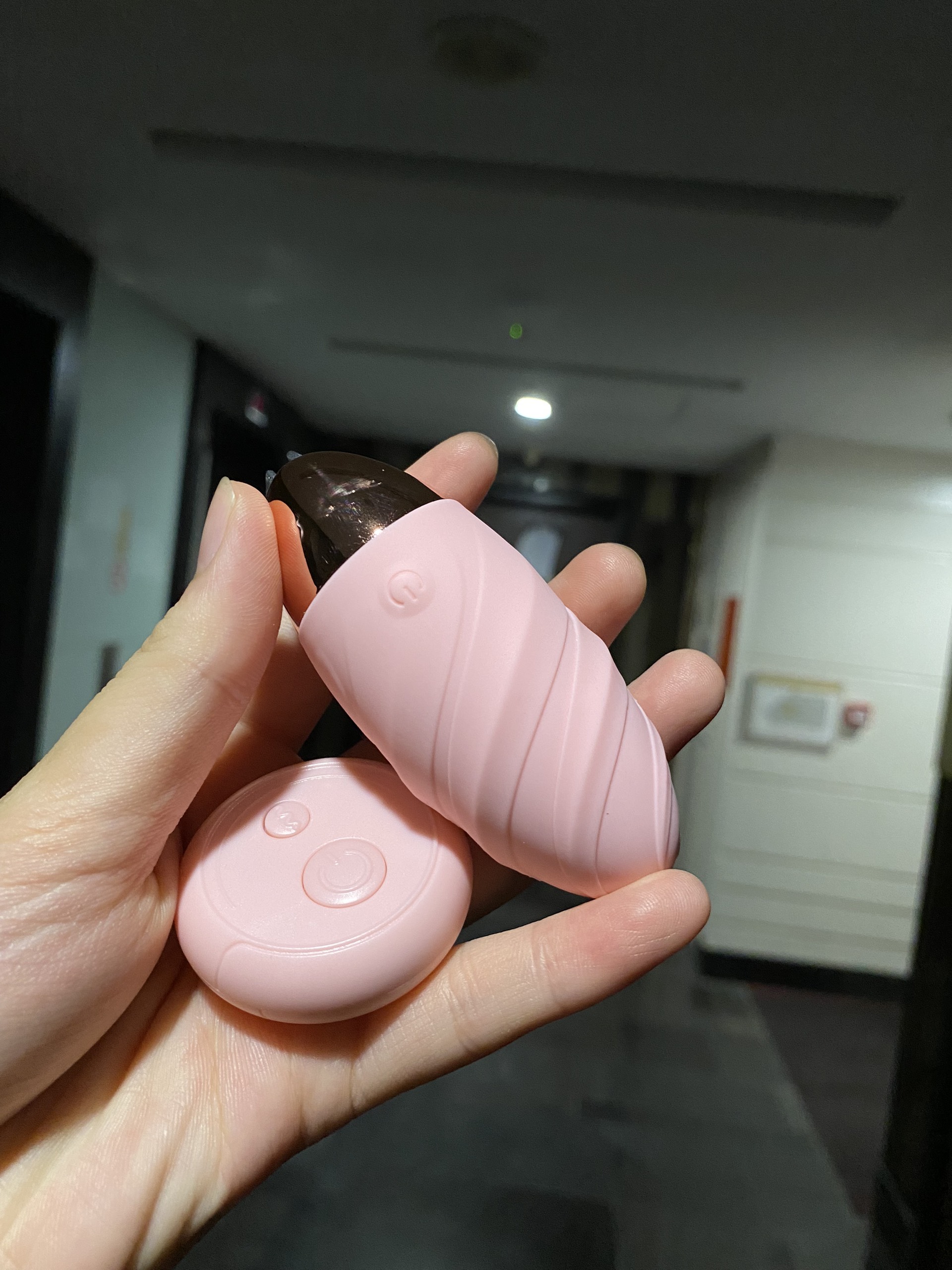 Trứng rung không dây xoắn hồng sạc Pin USB