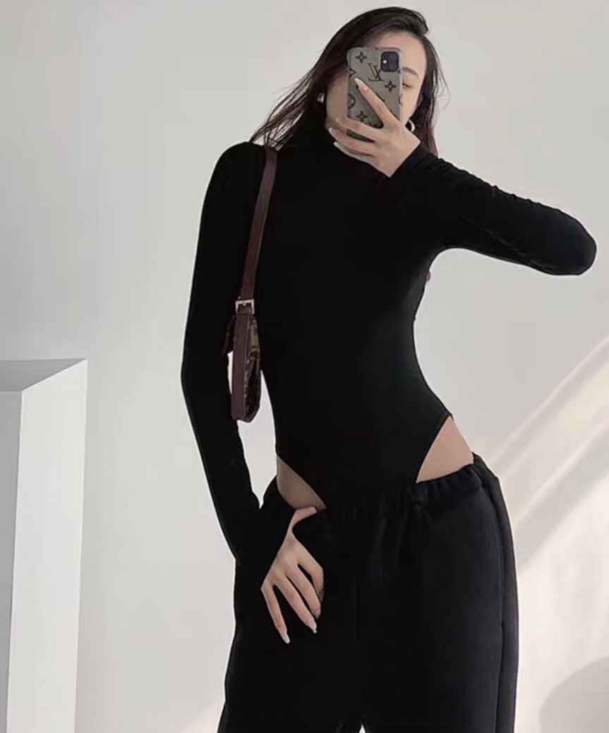 Jumsuit cao cổ dài tay quyến rũ