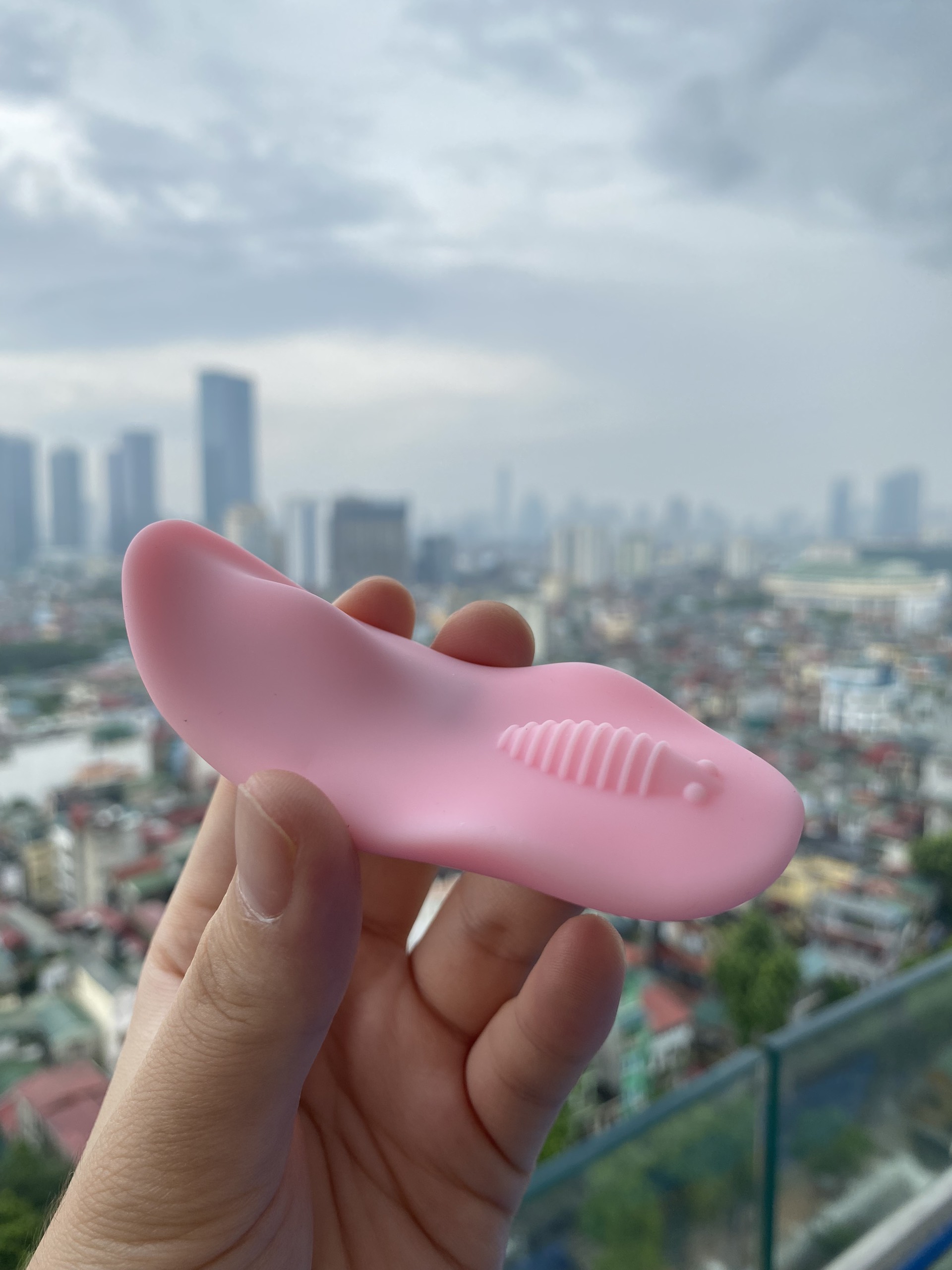 Máy rung âm đạo gắn quần lót điều khiển từ xa