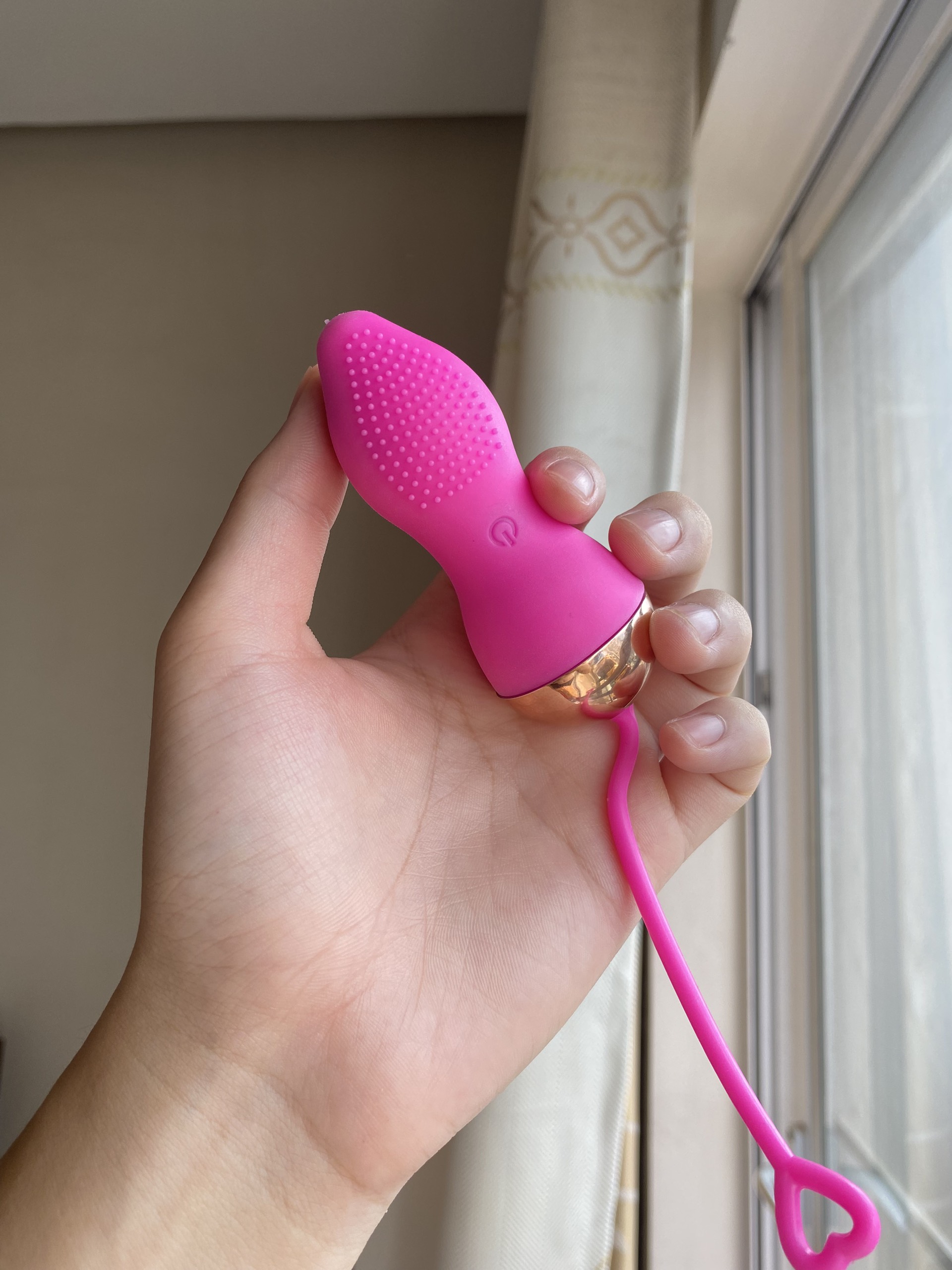 Trứng rung gai dây dài sạc pin