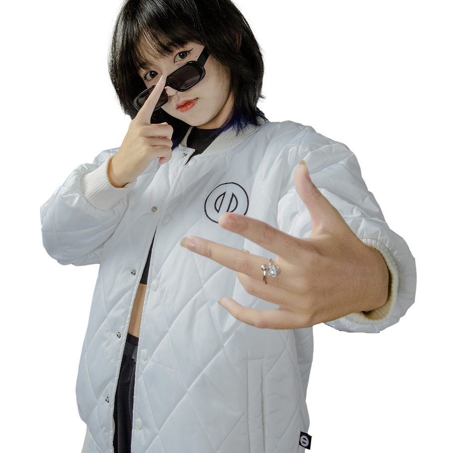 áo khoác bomber nữ form rộng local brand ontop màu trắng