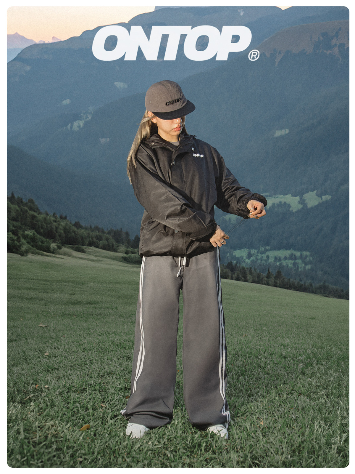 Áo khoác dù local brand có mũ ONTOP