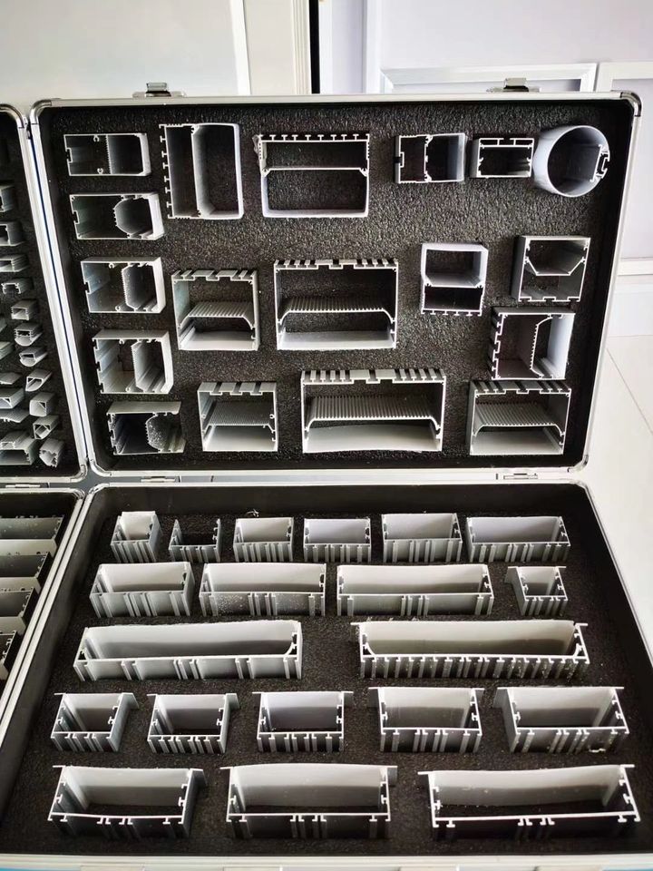 Linh kiện lắp ráp đèn LED chiếu sáng văn phòng thế hệ mới Zalaa Office Lighting