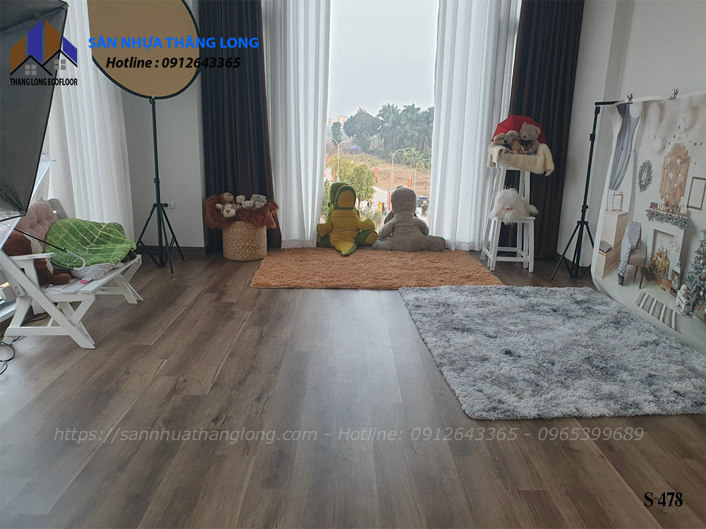 ảnh thi công Sàn nhựa hèm khoá 4mm Gltex S478