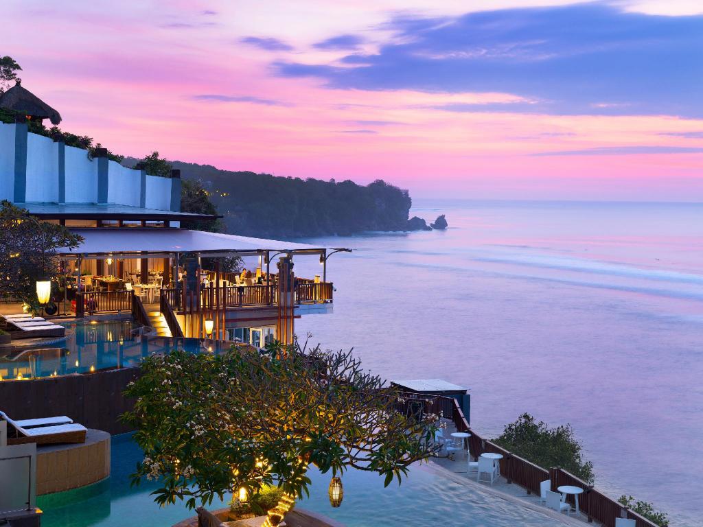 bali-vung-dat-linh-thieng-cua-cac-vi-than