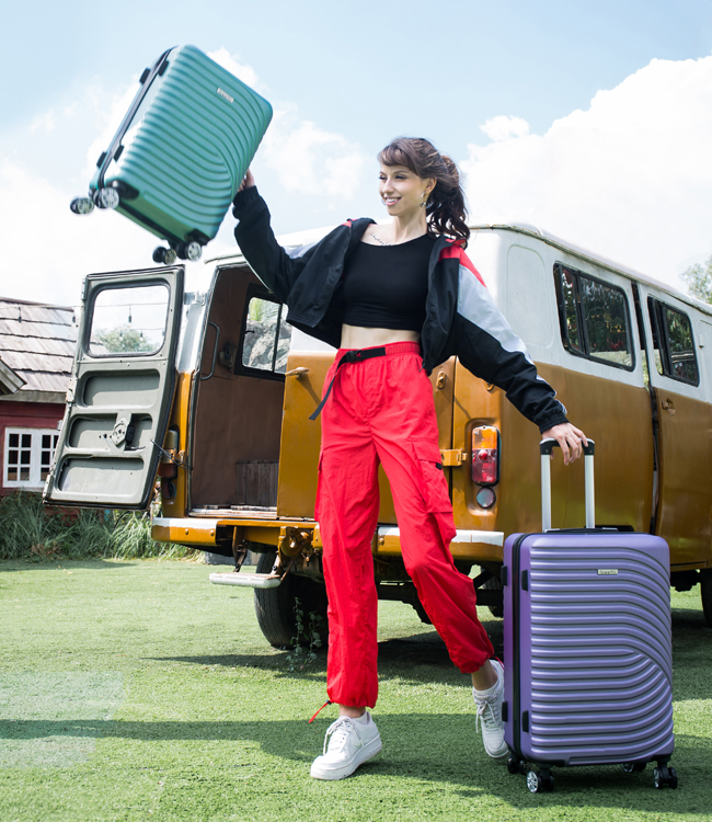 Mẹo Giặt Vali Kéo Sau Chuyến Đi Công Tác Trở Về