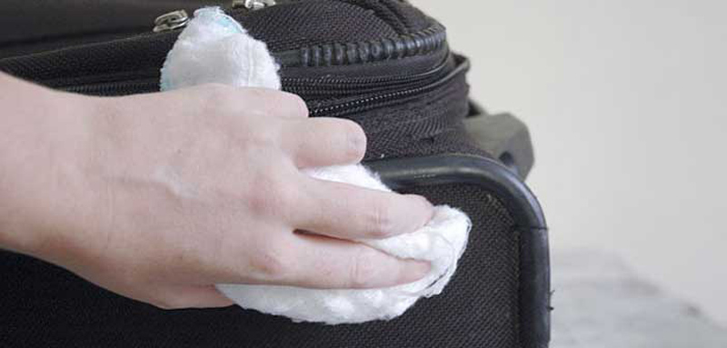 Vệ sinh vali đúng cách sau mỗi chuyến đi