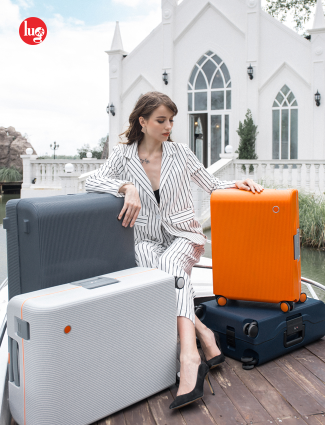 Chuyến công tác bất chợt nên chọn vali nào?