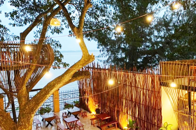 Quán Sông Thơ trên cây khi du lịch tại Cần Thơ