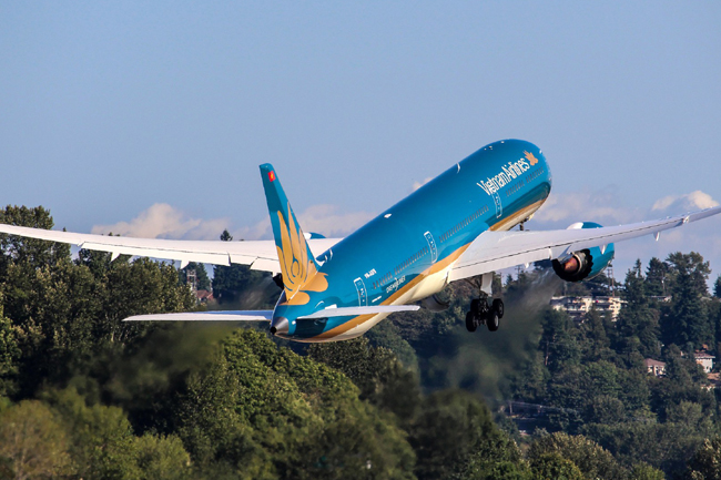 Máy bay Vietnam Airlines