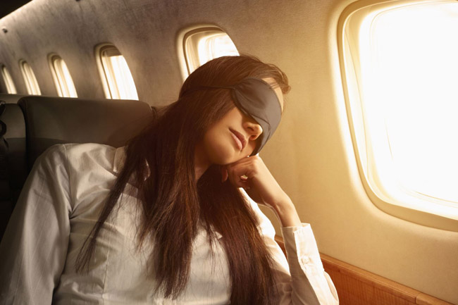 Mẹo Có Giấc Ngủ Ngon Khi Đi Máy Bay Để Có Chuyến Công Tác Thành Công
