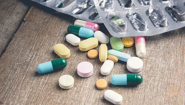 Thuốc và thiết bị y tế