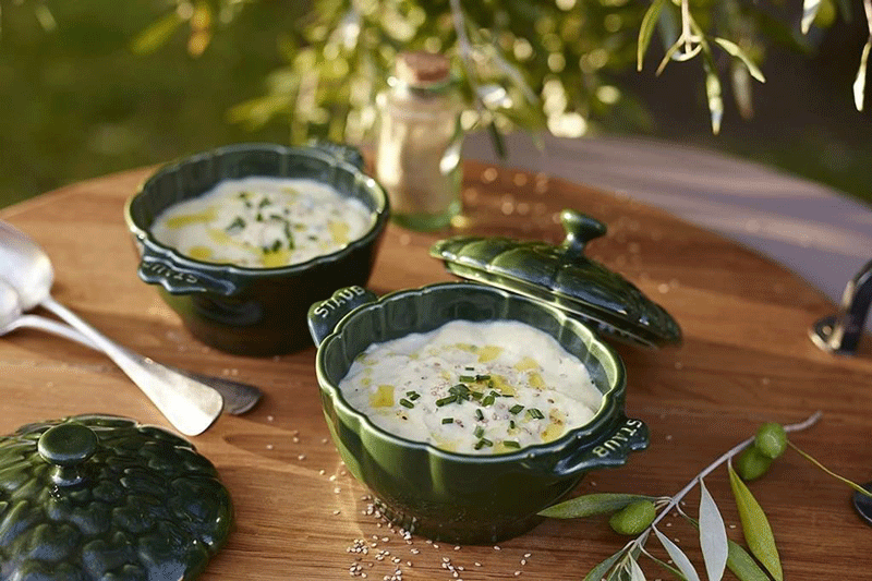 Staub - Tô gốm Atiso màu xanh rêu Tô gốm Atiso màu xanh rêu