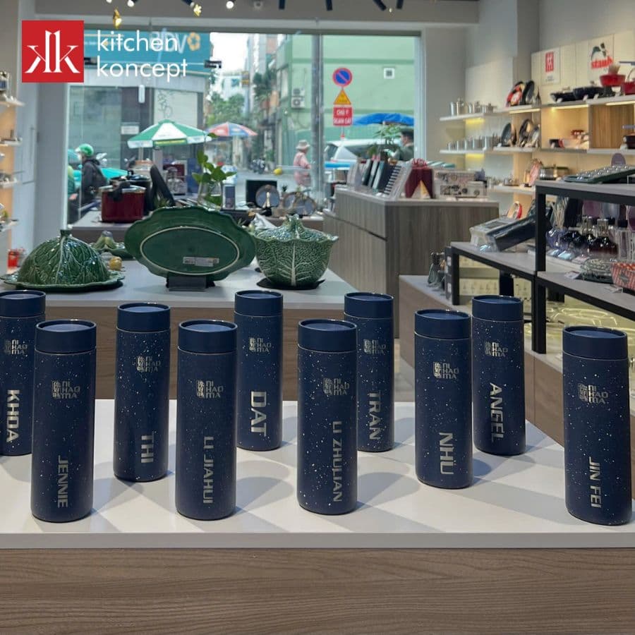 Bình giữ nhiệt in logo với thông tin cá nhân