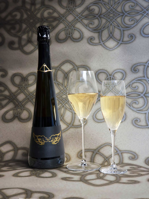 Ly pha lê uống rượu champagne