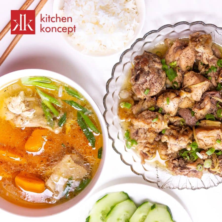 Canh bí đỏ là món ăn quen thuộc trong bữa cơm gia đình người Việt