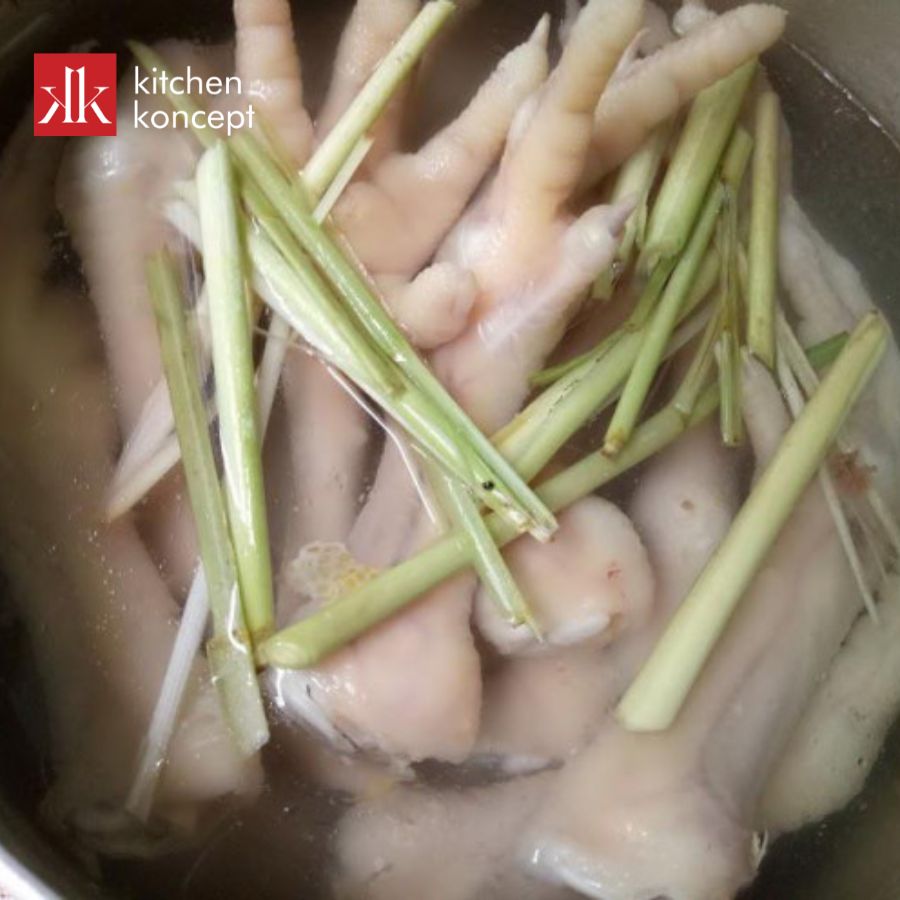 Luộc chân gà