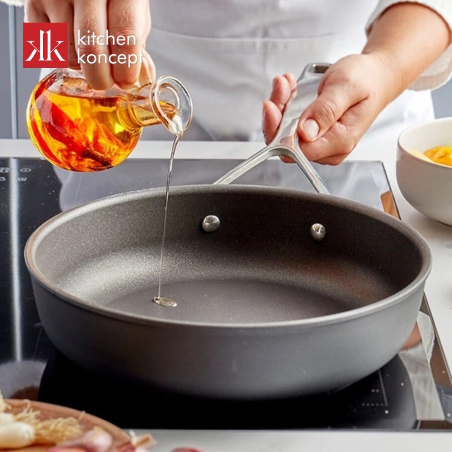 Chảo chống dính mới mua về nên làm gì cho đúng