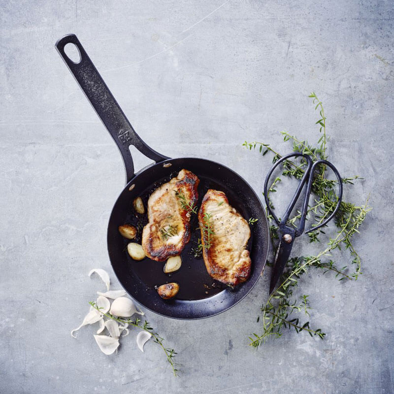 Chảo thép carbon của Hà Lan