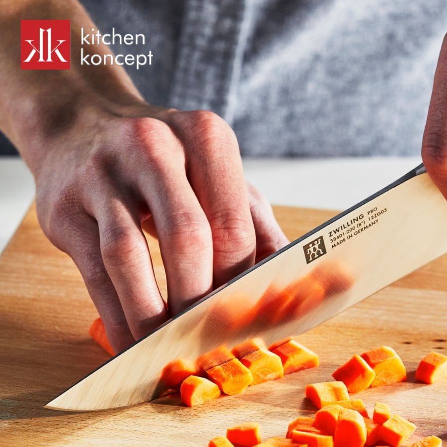 Dao là một dụng cụ không thể thiếu trong bất kì căn bếp nào