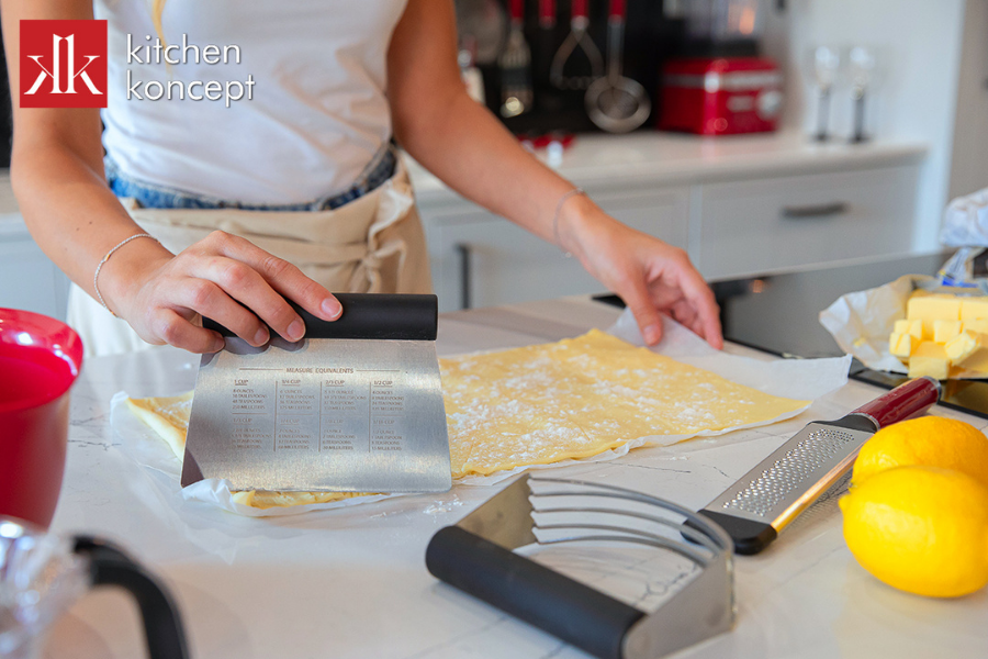 Dụng cụ vét bột