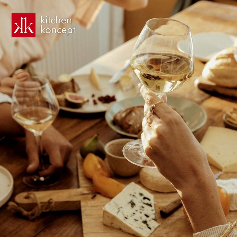 Đừng nghĩ cách cầm ly rượu vang chỉ là một chi tiết nhỏ